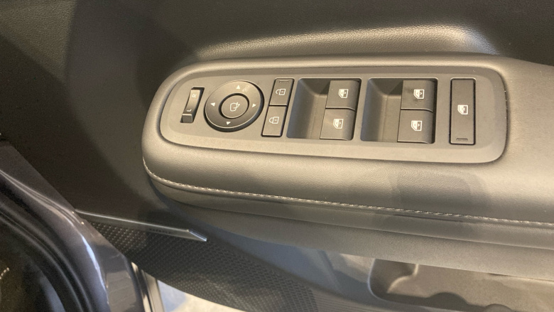 Hyundai SANTA FE 1.6 TGDi Plug-in Hybrid Ultimate 5dr 4WD Auto Estate